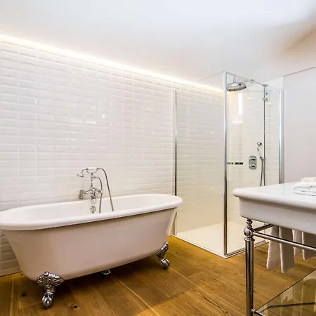 Private Whole-hotel In 360 Alpine Views Sauna & Hot Tub