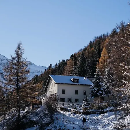 Шале Private Whole-hotel In 360 Alpine Views Sauna & Hot Tub Зас-Фе