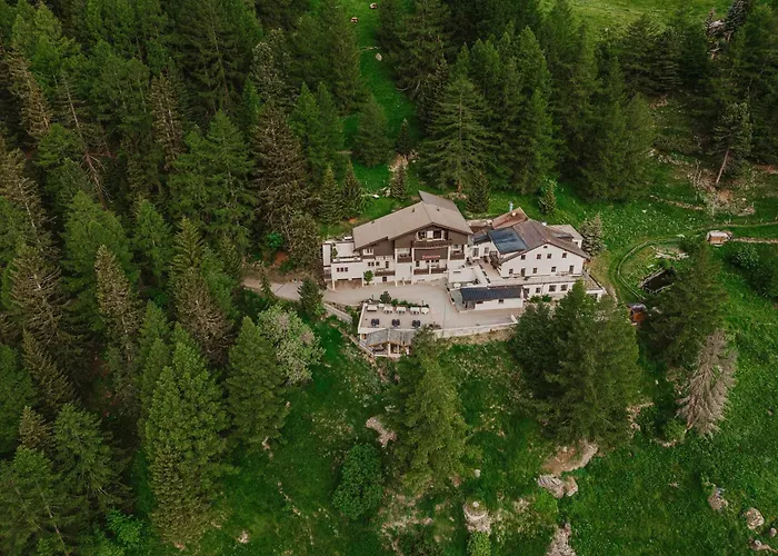 Private Whole-hotel In 360 Alpine Views Sauna & Hot Tub 萨斯费