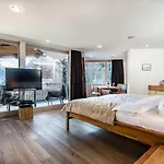 Chalet Private Whole-hotel In 360 Alpine Views Sauna & Hot Tub *