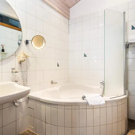 Private Whole-hotel In 360 Alpine Views Sauna & Hot Tub Σαλέ *